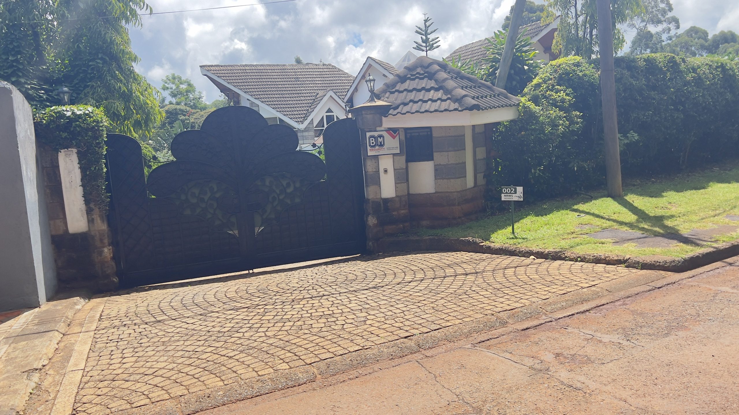 🌟 Exclusive 6-Bedroom Maisonette for Sale in Nyari Estate, Nairobi County 🌟